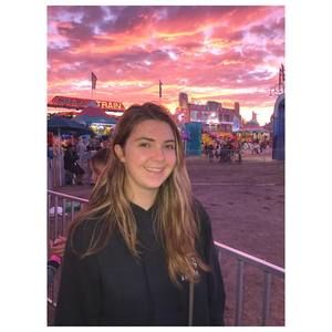 Meet your Posher, Desiree